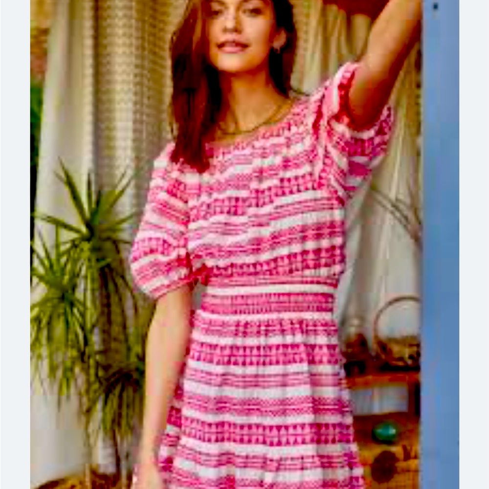 Self contrast dress